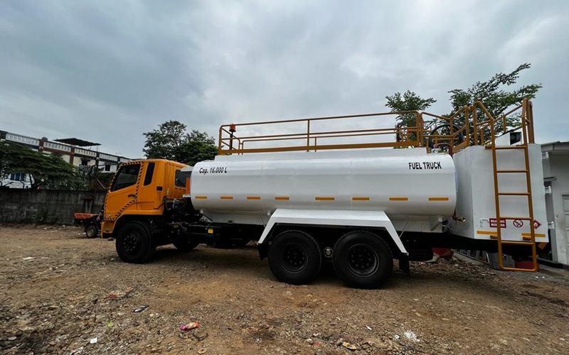 Harga dan Simulasi Kredit Fuel Truck 16.000 Liter Mitsubishi Fuso Fighter